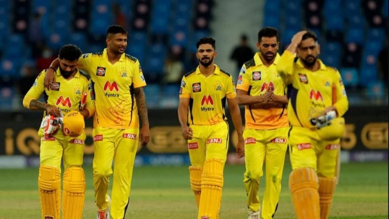 IPL 2021 : KKR अंतिम फेरीत आल्यामुळे CSK च्या चिंता वाढल्या, फायनलचा इतिहास कोलकात्याच्या बाजूने mumbaitak