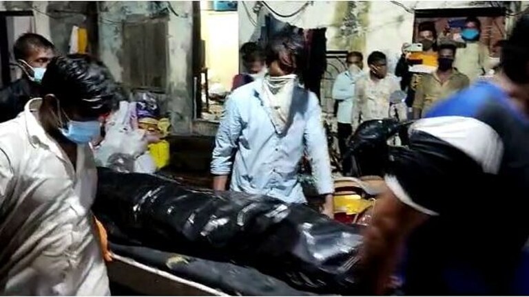 प्रियकराच्या मदतीने पतीची हत्या, किचनमध्ये पुरला मृतदेह; मुलीच्या जबाबामुळे उघडकीस आला गुन्हा Mumbai Tak