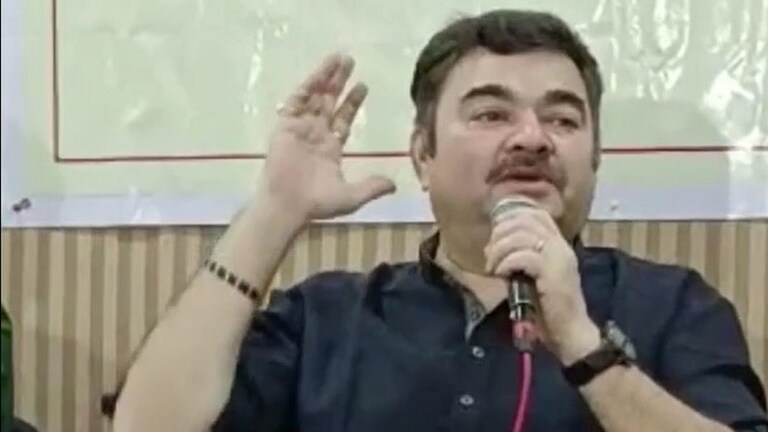 Prashant Damle : “राजकारणी मंडळी २४ तास अभिनय करत असतात, इतका वेळ अभिनय करणं…” Mumbai Tak