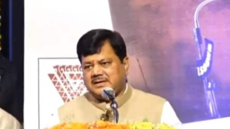 राजीनामा दिला म्हणून राठोडांचं निर्दोषत्व सिद्ध होत नाही ! Mumbai Tak