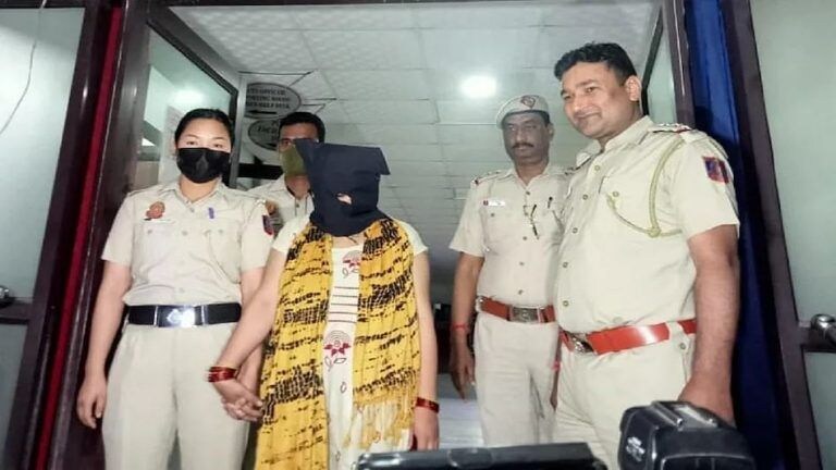 क्रुरतेचा कळस ! दोन महिन्याच्या मुलीची आईकडून हत्या, ओव्हनमध्ये मिळाला मृतदेह Mumbai Tak