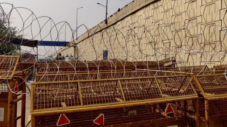 देशात लोकशाही जिवंत आहे का? संजय राऊत यांचा सवाल Mumbai Tak