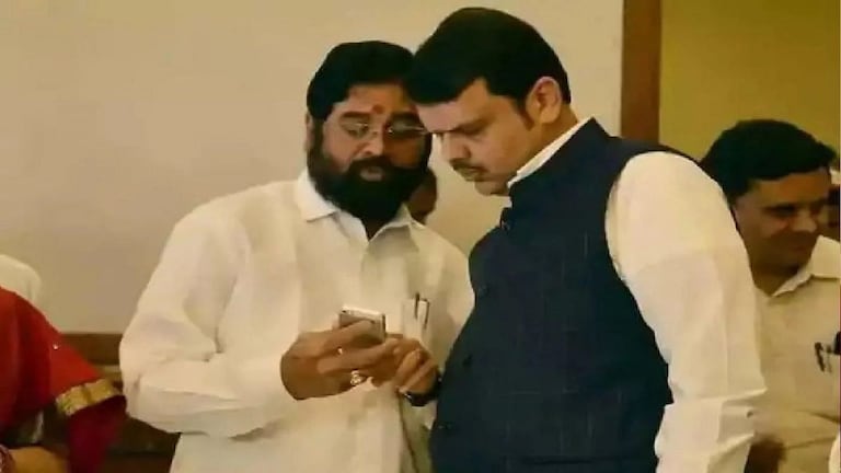 एकनाथ शिंदे-देवेंद्र फडणवीस यांचा ‘रात्रीस राजकीय खेळ’?; पहाटे २ ते ४ दरम्यान गुजरातला काय घडलं? Mumbai Tak
