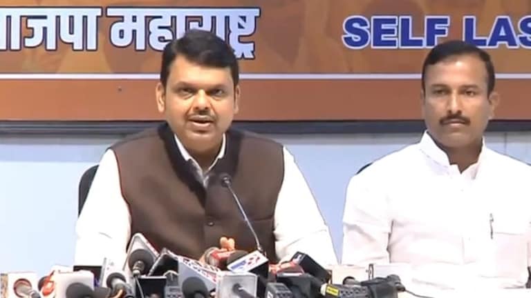 बजेटमध्ये महाराष्ट्र नाही म्हणणाऱ्यांना फडणवीसांचं खणखणीत उत्तर Mumbai Tak