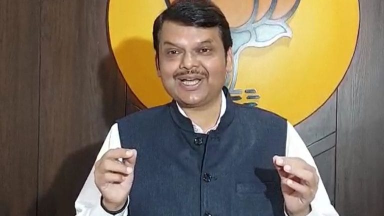 उद्धवजी राणे, राज ठाकरेंना शिवसेनेतून का बाहेर जावं लागलं?, फडणवीसांचा तिखट सवाल Mumbai Tak