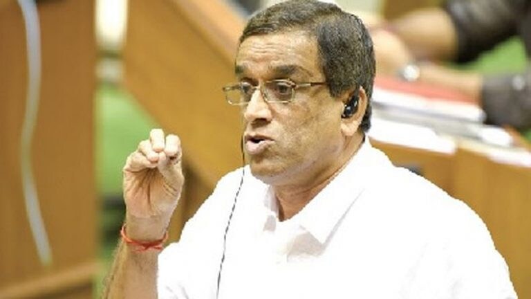 गोव्यात ‘मगो’चे ढवळीकर ठरणार किंगमेकर, सत्तास्थापनेसाठी काँग्रेस-भाजपकडून मनधरणीला सुरुवात Mumbai Tak