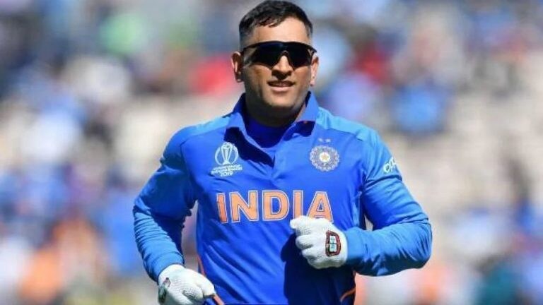 MS Dhoni: टीम इंडियाचा माजी कर्णधार धोनीविरोधात खटला दाखल, जाणून घ्या काय आहे प्रकरण Mumbai Tak