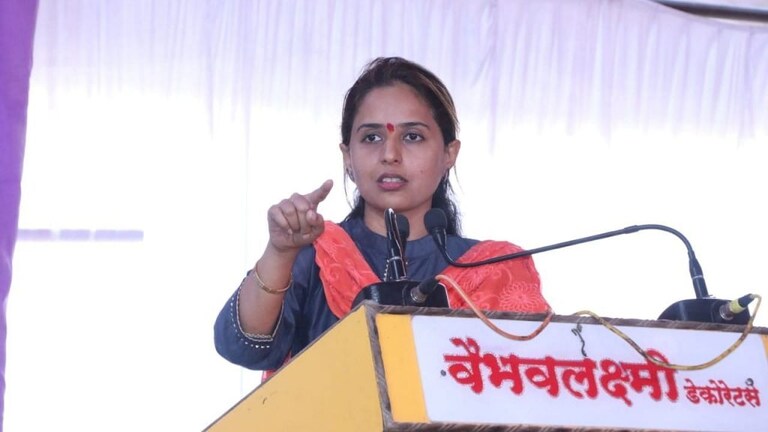 OBC Reservation घालवण्याचं पाप महाविकास आघाडी सरकारनं केलं – प्रितम मुंडेंचा हल्लाबोल Mumbai Tak