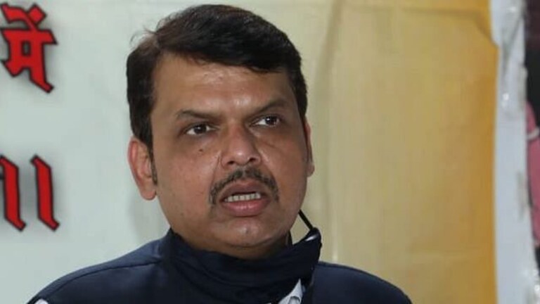 देवेंद्र फडणवीसांकडून सलग दोन दिवसात दोन गुगली, नव्या राजकारणाची सुरुवात Mumbai Tak