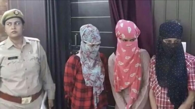 व्हिडीओ कॉल करून पुरुषांना ओढायची जाळ्यात; पुढे असं घडलं की, पोलिसही झाले दंग Mumbai Tak