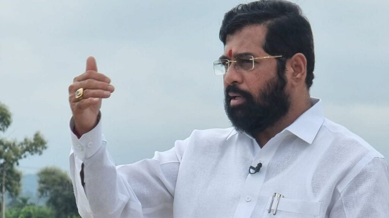 एकनाथ शिंदेंचे परतीचे दोर शिवसेनेनं कापले?; मोठ्या पदावरून केली हकालपट्टी Mumbai Tak