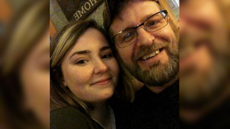 ऐकावं ते नवलंच! १८ वर्षांची मुलगी पडली ४६ वर्षांच्या व्यक्तीच्या प्रेमात; आता आहे २ मुलांची आई Mumbai Tak