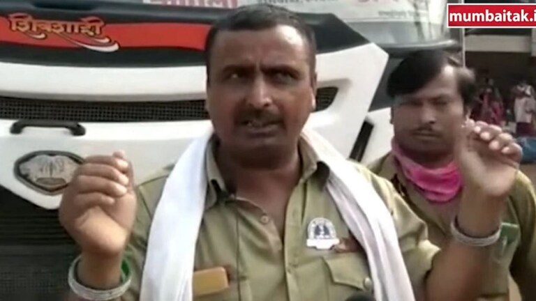 ST Strike: …म्हणून एसटी कर्मचारी हातात बांगड्या घालून कामावर आला! Mumbai Tak