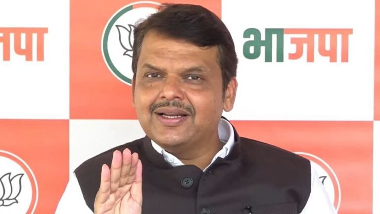 Maharashtra Bandh: ‘जालियनवाला बाग तर पुण्यातील मावळमध्ये झालेलं’, फडणवीसांचा शरद पवारांवर पलटवार Mumbai Tak