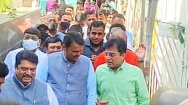 शिवसेनेच्या ‘रडार’वर आलेल्या सोमय्यांची फडणवीसांनी घेतली भेट; सोमय्यांनी लगेच केलं ट्वीट Mumbai Tak