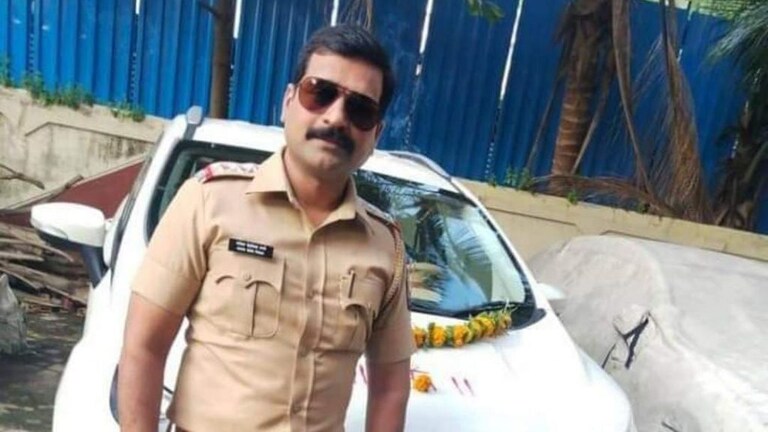 उल्हासनगर: पोलीस अधिकाऱ्याने ‘यासाठी’ स्वीकारली 20 हजाराची लाच, अन्… Mumbai Tak