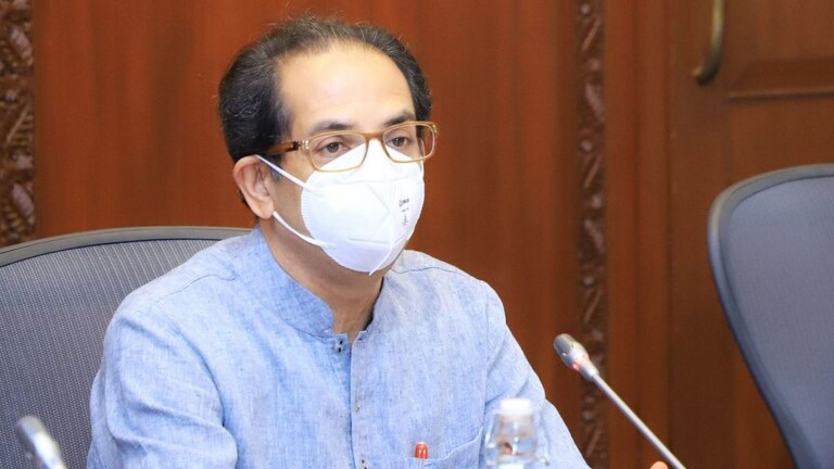 सोलापूर: ‘राज्यातील मंत्र्यांची लफडी बाहेर येताहेत आणि मुख्यमंत्री…’, कोणी केली बोचरी टीका? Mumbai Tak