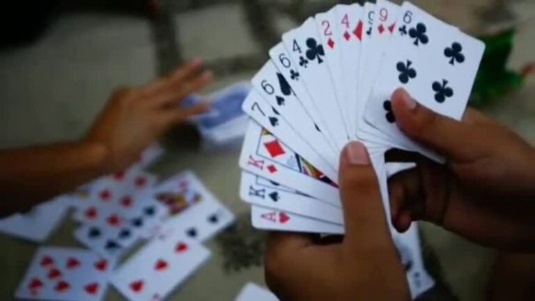 बीड : जुगार खेळणाऱ्या ५ शिक्षकांचं निलंबन, अजित पवारांची धडक कारवाई Mumbai Tak