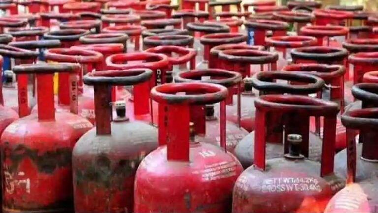 महागाईच्या वणव्याची झळ वाढली, LPG सिलेंडरच्या किमतीत दुसऱ्यांदा वाढ MumbaiTak