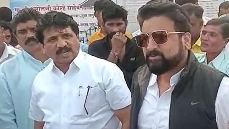 जुन्नर: महाविकास आघाडीतला वाद शमेना, रस्त्यावरच भिडले आजी-माजी आमदार Mumbai Tak