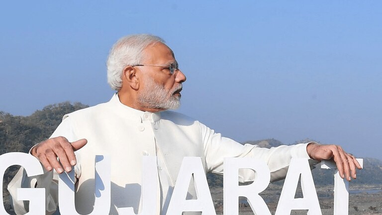 नवरात्र उत्सव काळात तुळजाभवानी मंदिर 22 तास खुले राहणार : मंदिर प्रशासनाचा निर्णय Mumbai Tak