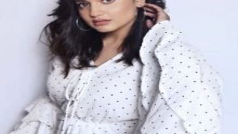 हृता दुर्गुळे पुन्हा एकदा छोट्या पडद्यावर,या मालिकेतून करणार नवीन सुरवात Mumbai Tak