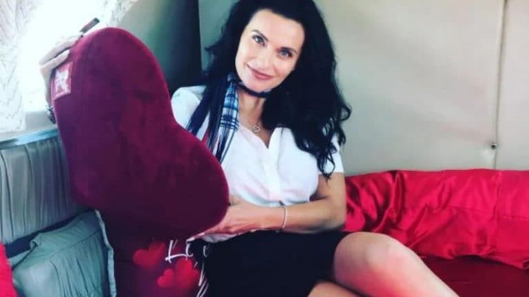 प्रायव्हेट जेटमध्ये रोमान्स करण्याचा विचार करत होती पत्नी, वाचा पतीने काय केलं Mumbai Tak