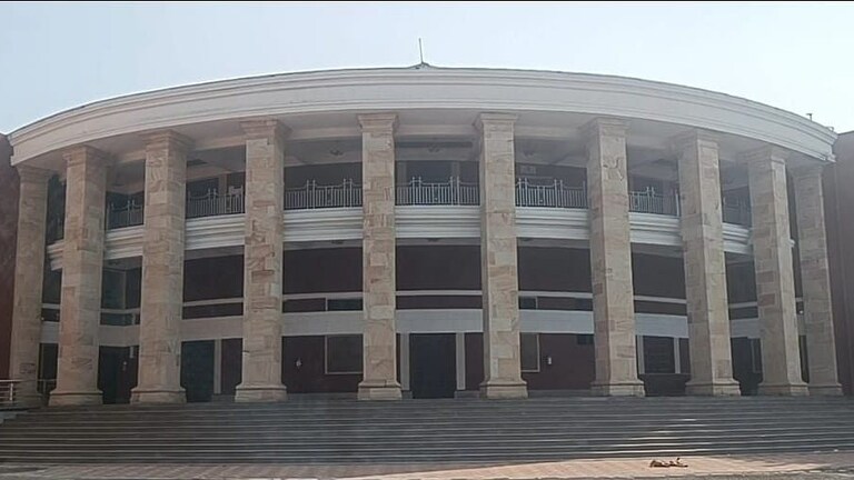 नागपूरमधे १९ डिसेंबरपासून हिवाळी अधिवेशन, सरकारची घोषणा Mumbai Tak