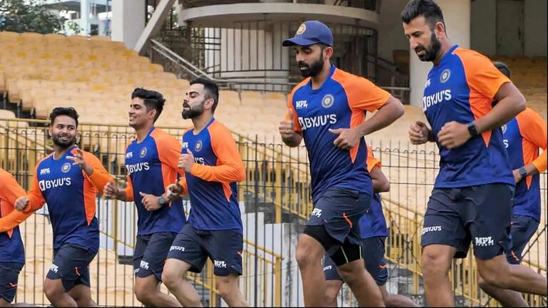 Ind vs Eng 1st Test : सिबले-रुटची हाफ सेंच्युरी Mumbai Tak