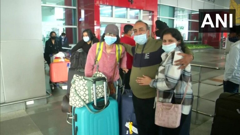 युक्रेनमध्ये अडकलेले 200 हून जास्त भारतीय मायदेशी परतले Mumbai Tak