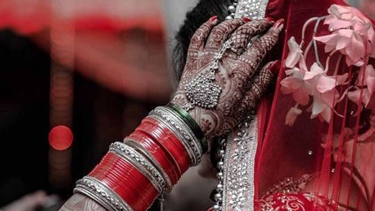 नागपूर : अनेकांना फसवणारी ‘लुटेरी दुल्हन’ अखेरीस अटकेत Mumbai Tak