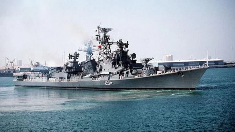INS Ranvir explosion : मुंबईत आयएनएस रणवीर युद्ध नौकेवर स्फोट, तीन जवान शहीद Mumbai Tak