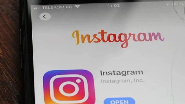 Instagram ने लॉन्च केले दिवाळी स्पेशल स्टिकर्स-स्टोरी फिचर्स; असा करा वापर Mumbai Tak