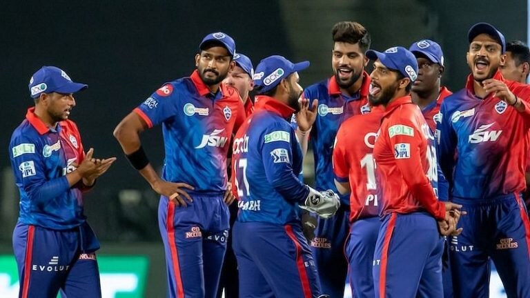 IPL मध्ये कोरोनाची एंट्री, दिल्ली कॅपिटल्समध्ये तीन केसेस पॉझिटिव्ह Mumbai Tak