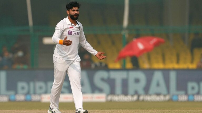 Ind vs NZ : अंधूक प्रकाशाने हिसकावला टीम इंडियाच्या हातातला विजयाचा घास Mumbai Tak