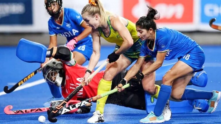 IND vs AUS Women Hockey Semifinal: पंचांचा एक निर्णय अन् भारतीय हॉकी संघ पराभूत, सेहवागही संतापला Mumbai Tak