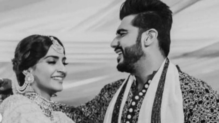 माझे सर्व भाऊ माझ्या मैत्रिणींसोबत…; सोनम कपूरचा कॉफी विथ करणमध्ये धक्कादायक खुलासा Mumbai Tak