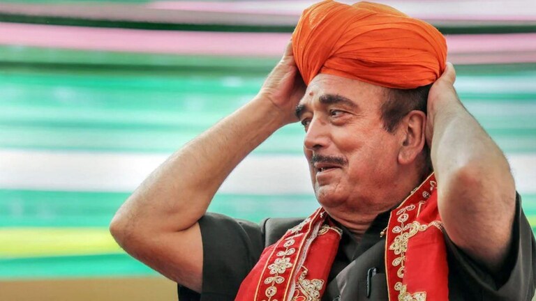 गुलाम नबी आझादांचा काँग्रेसला झटका, जम्मू-काश्मीर काँग्रेसचे 1-2 नाहीतर 51 नेते देणार पदाचा राजीनामा Mumbai Tak