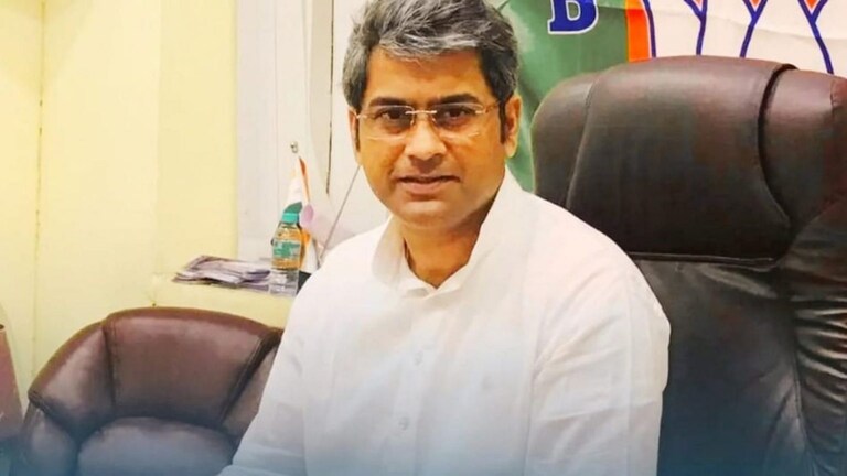 लोकसभा निवडणूक हारलेल्या कल्याण चौबेंच्या हातात भारतीय फुटबॉलची सुत्रं Mumbai Tak