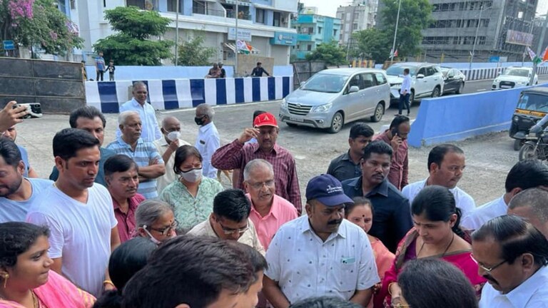 पुण्यातील ‘त्या’ पुलावरुन रंगली श्रेयवादाची लढाई; भाजप-राष्ट्रवादी आमनेसामने Mumbai Tak