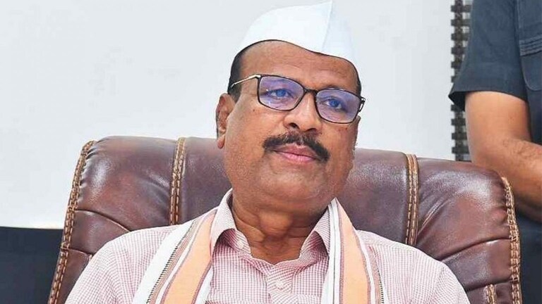 अब्दुल सत्तरांचे ग्रह फिरलेत?; आधी फडणवीसांनी सुनावलं, आता न्यायालयानं फटकारलं Mumbai Tak