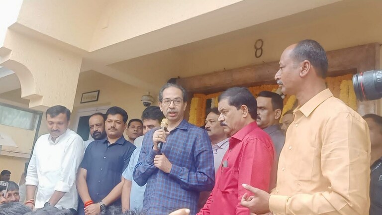 Uddhav Thackeray: ”कोणी किती अफजल खान आले तरी मला त्याची पर्वा नाही” Mumbai Tak