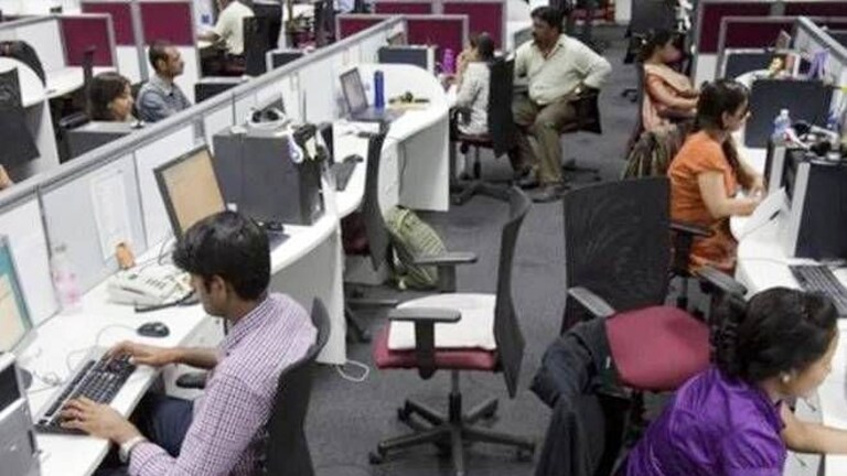 घाबरु नका ! तुमच्या सॅलरी स्ट्रक्चरमध्ये १ एप्रिलपासून बदल होणार नाहीत Mumbai Tak