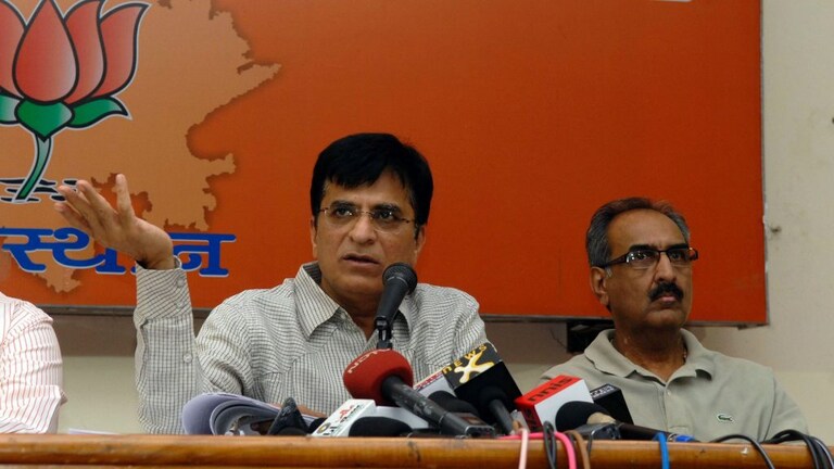 नंदकिशोर चतुर्वेदी आणि उद्धव ठाकरेंचे संबंध काय?; सोमय्यांचा नवा सवाल Mumbai Tak