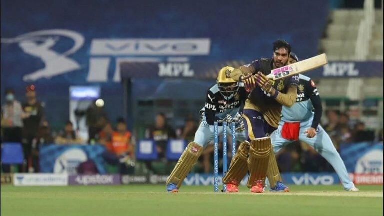 IPL 2021 : KKR कडून RCB चा धुव्वा, पहिल्याच सामन्यात विराटच्या संघाला अपयश Mumbai Tak