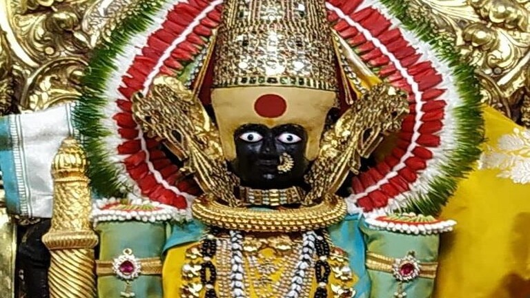 धक्कादायक! कोल्हापुरात संतापलेल्या शेतकऱ्यांनी महावितरणचं कार्यालयच पेटवलं Mumbai Tak