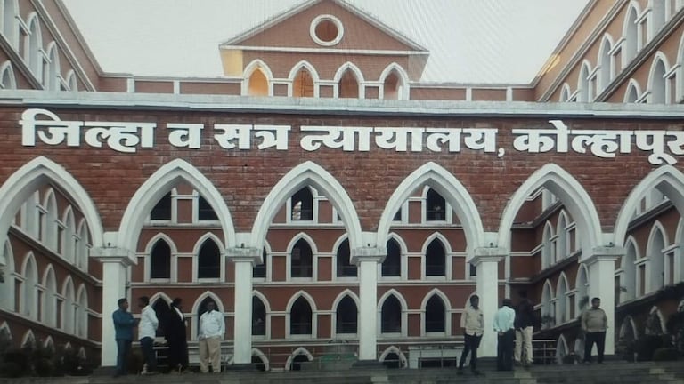 कोल्हापूर : स्वतःच्या अल्पवयीन मुलीवर अत्याचार करणाऱ्या बापाला ५ वर्षांच्या सक्तमजुरीची शिक्षा Mumbai Tak