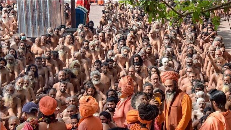 Kumbh Mela 2021 : महानिर्वाणी अखाड्याचे प्रमुख स्वामी कपिल देव यांचं कोरोनाने निधन Mumbai Tak