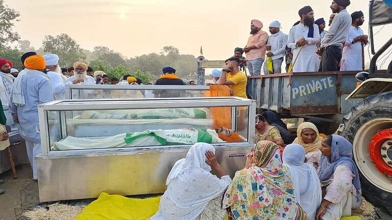 लखीमपूर खीरी हिंसा : प्रियंका गांधी नजरकैदेत; सरकारकडून विरोधकांची नाकेबंदी Mumbai Tak