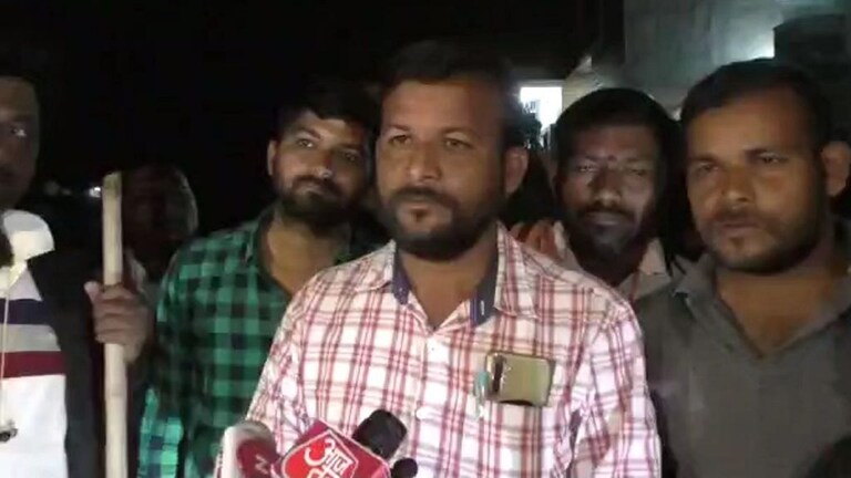 चोर आले रे… अफवेनं उडवलीये शहरवासियांची झोप! लोकांना करावं लागतंय रात्रभर जागरण Mumbai Tak